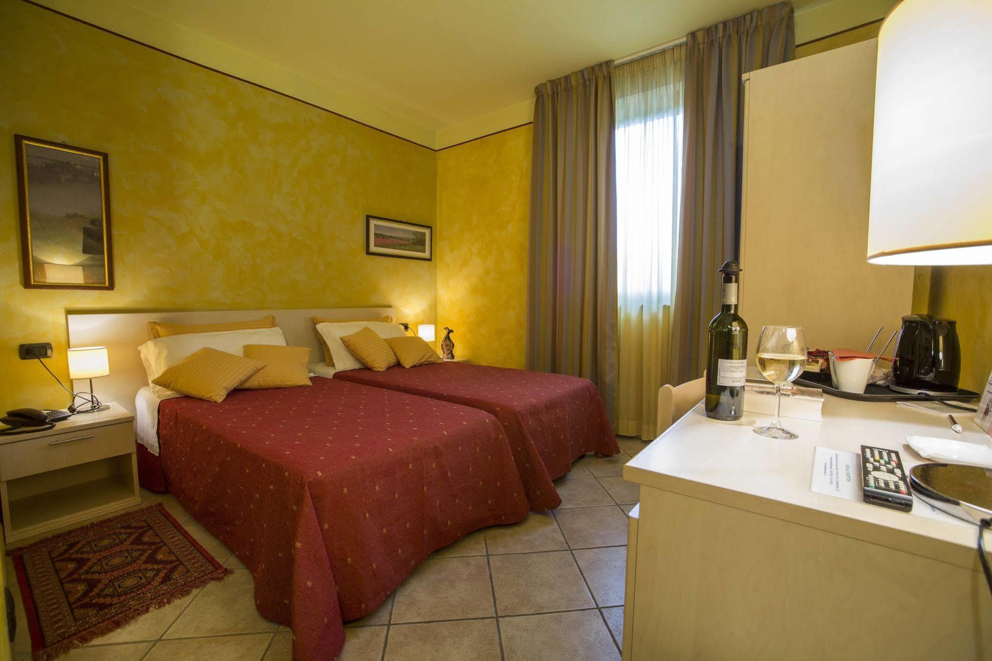 Hotel L'Antica Sosta Castelfiorentino Esterno foto