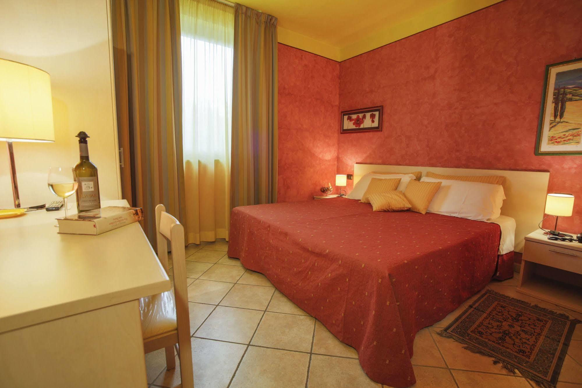 Hotel L'Antica Sosta Castelfiorentino Esterno foto