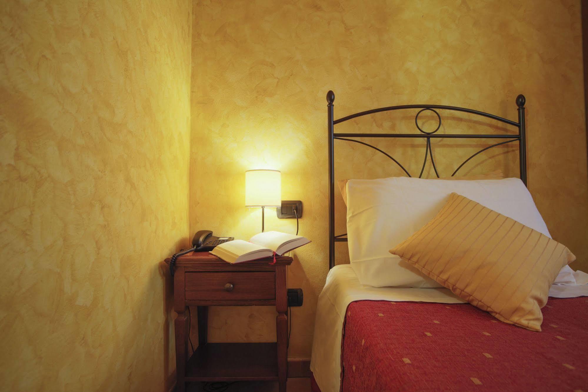 Hotel L'Antica Sosta Castelfiorentino Esterno foto